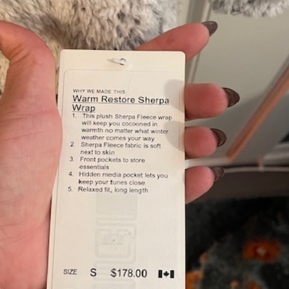LULULEMON WARM RESTORE SHERPA WRAP. BNWT - Picture 4 of 4